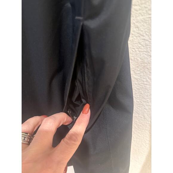 Columbia coat, Women’s size Xsmall, Black - Picture 5 of 8